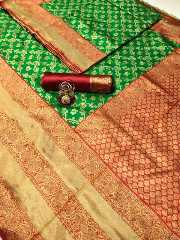Green_ridhi_creation_Embellished_Banarasi_Jacquard_Saree_(Green)